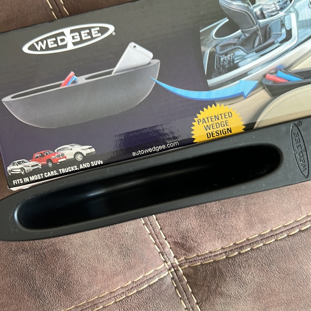 WedGee Auto Seat Storage - Picture 4 of 4